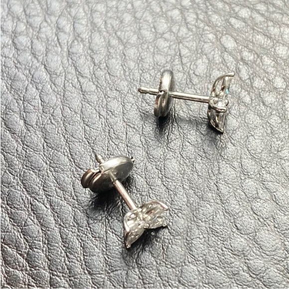 Authentic Tiffany&Co Small Victoria Earrings - Picture 4 of 5